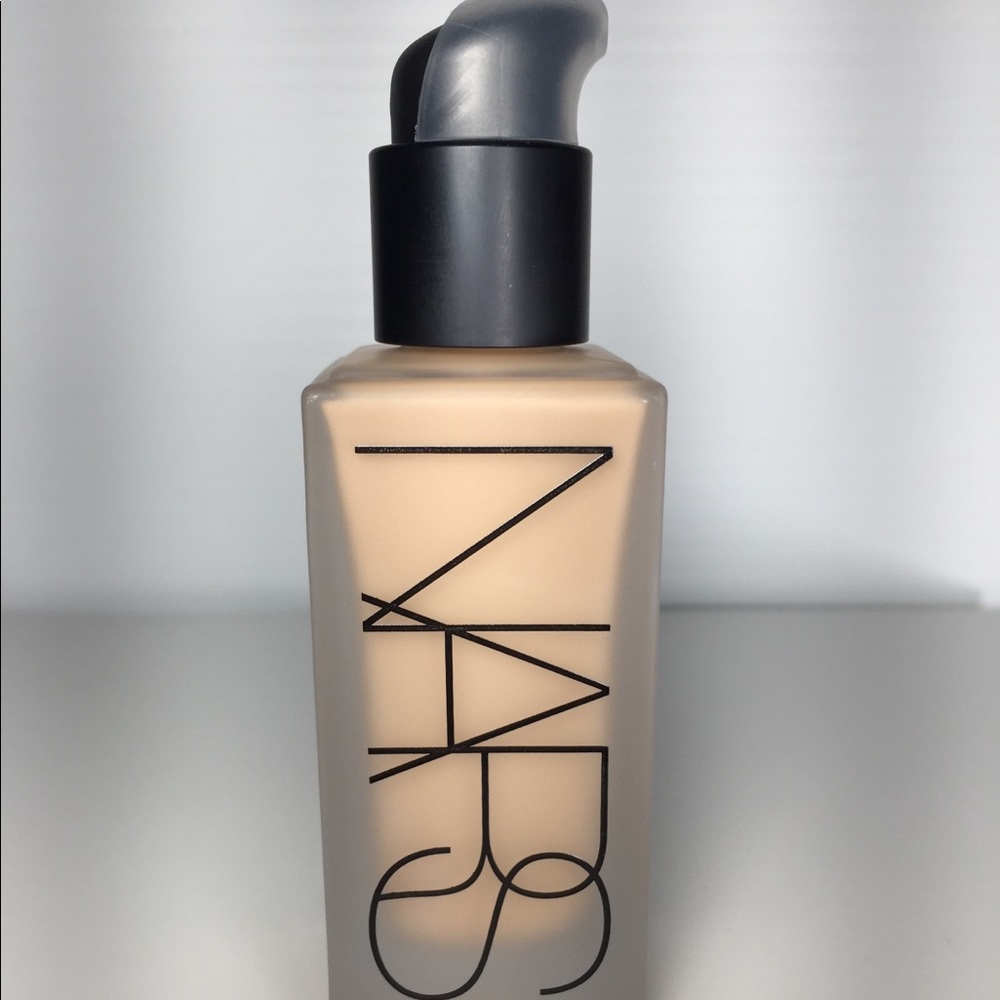 Nars All Day Luminous Foundation: Figi